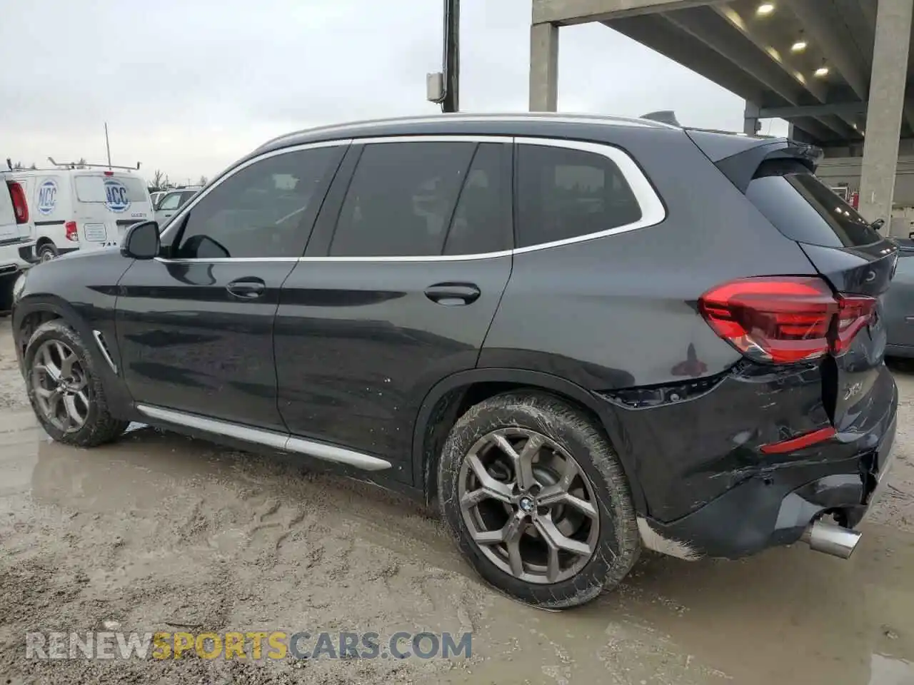 2 Photograph of a damaged car 5UXTY3C06L9D06933 BMW X3 2020