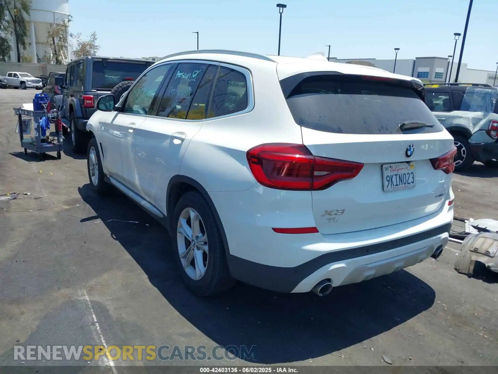 3 Photograph of a damaged car 5UXTY3C06LLU71638 BMW X3 2020