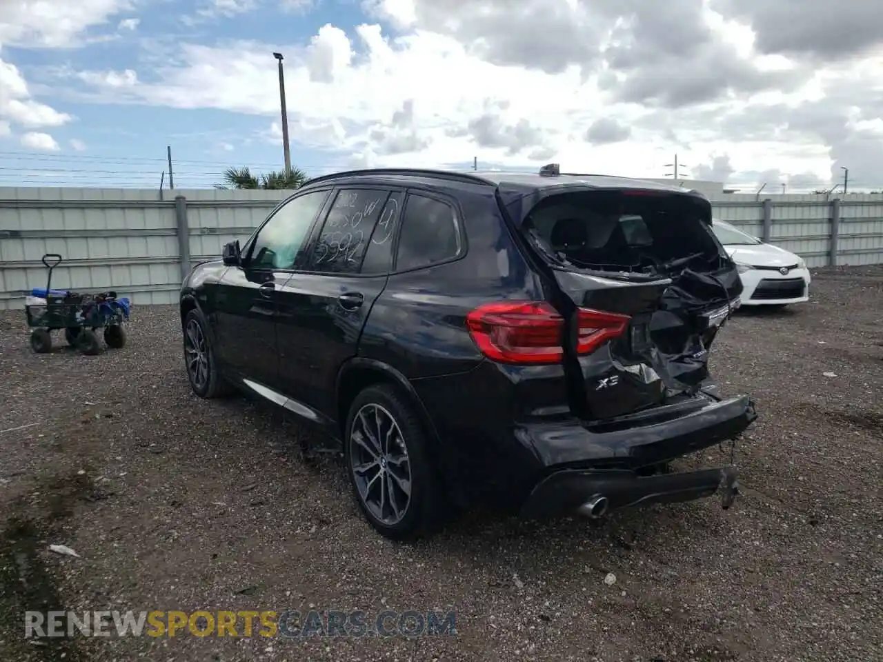 3 Photograph of a damaged car 5UXTY3C09L9B93592 BMW X3 2020