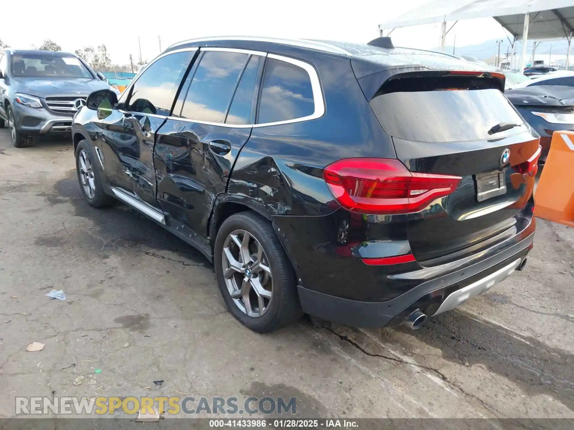 3 Photograph of a damaged car 5UXTY3C09LLU70242 BMW X3 2020