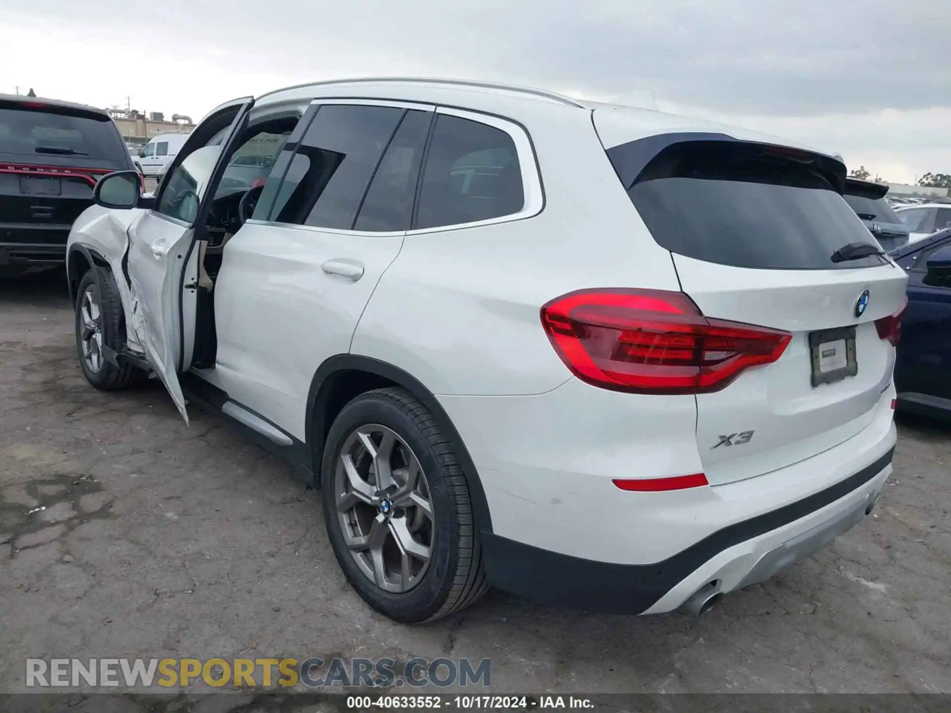 3 Photograph of a damaged car 5UXTY5C00L9D28194 BMW X3 2020