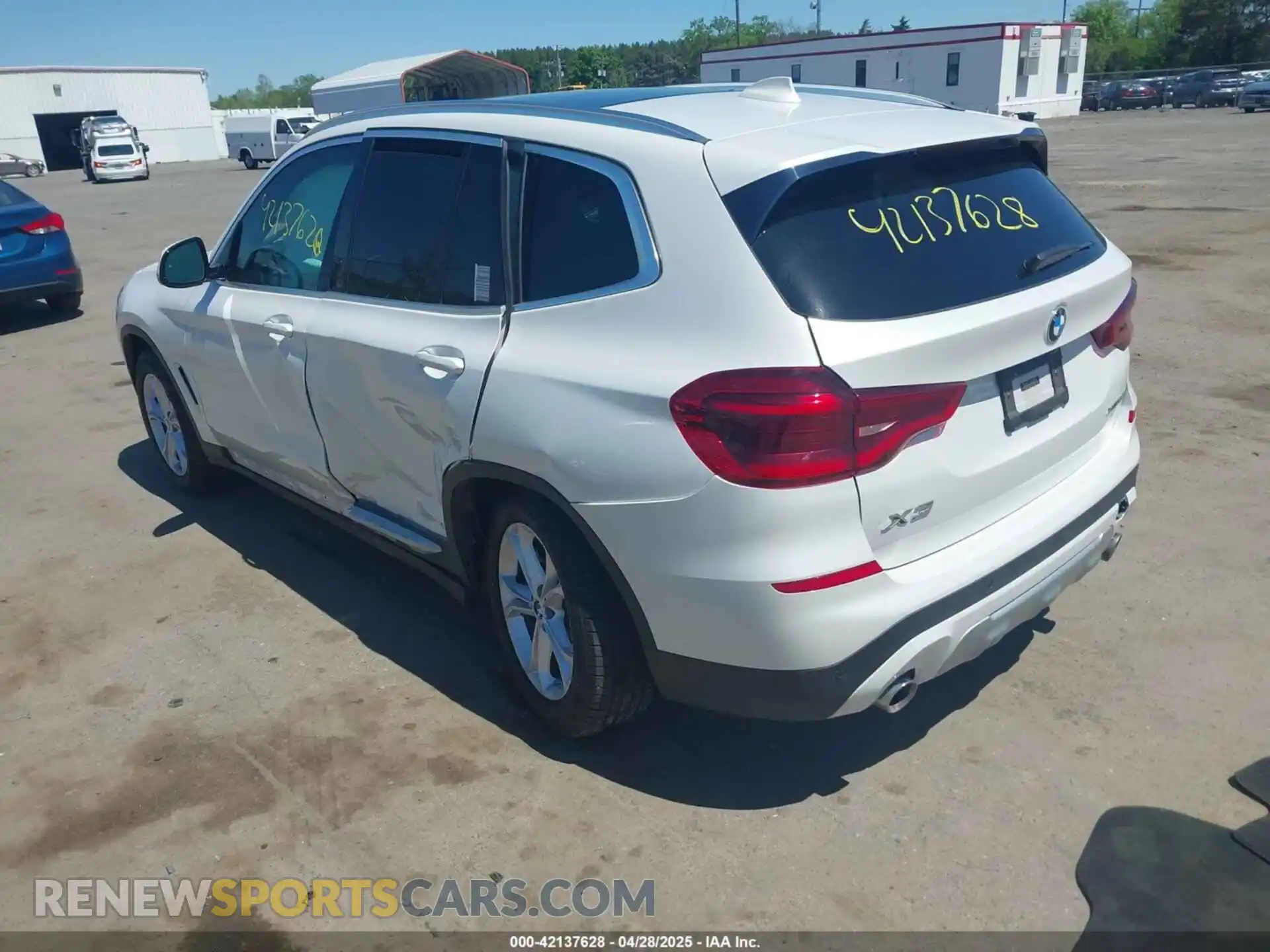 3 Photograph of a damaged car 5UXTY5C01LLT32755 BMW X3 2020