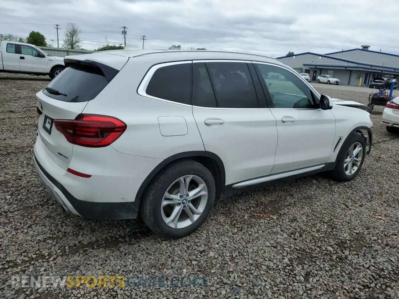 3 Photograph of a damaged car 5UXTY5C05LLT32175 BMW X3 2020