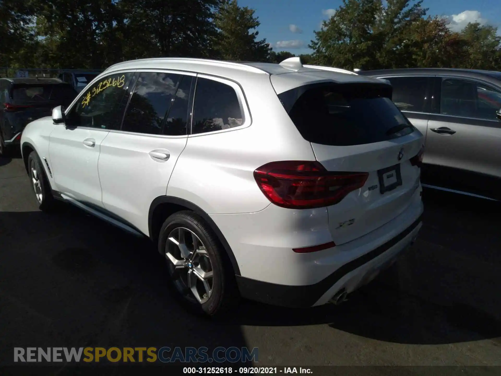 3 Photograph of a damaged car 5UXTY5C05LLT32399 BMW X3 2020