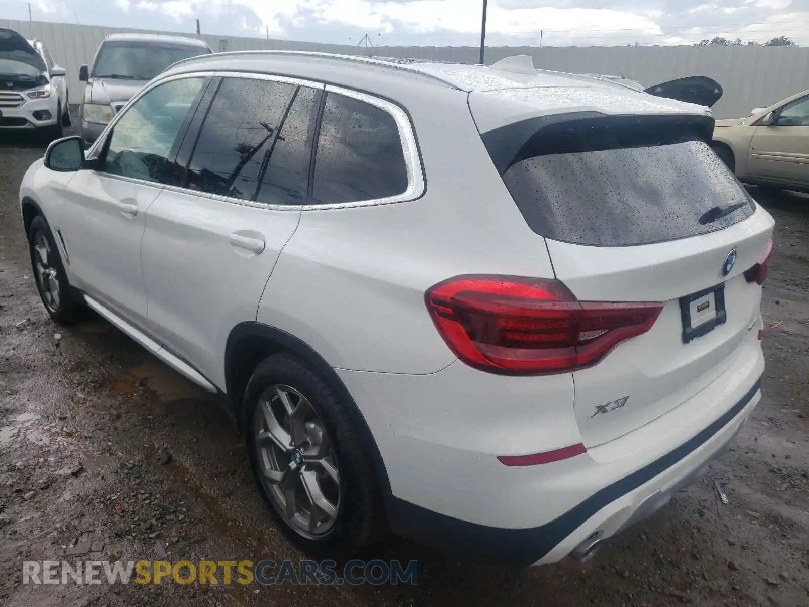 3 Photograph of a damaged car 5UXTY5C05LLT34685 BMW X3 2020