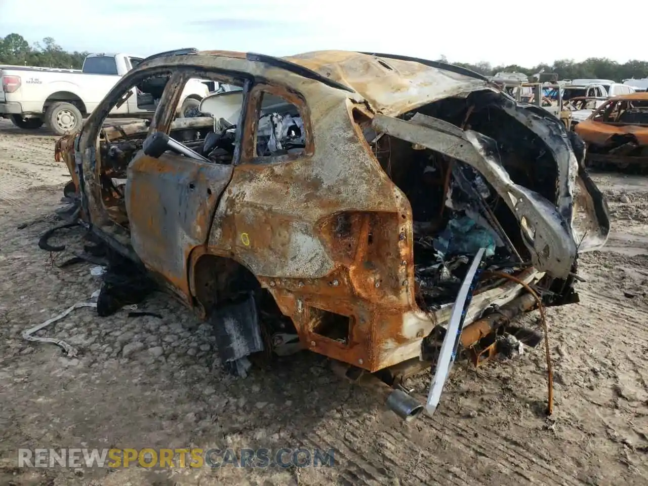3 Photograph of a damaged car 5UXTY5C06L9C16483 BMW X3 2020