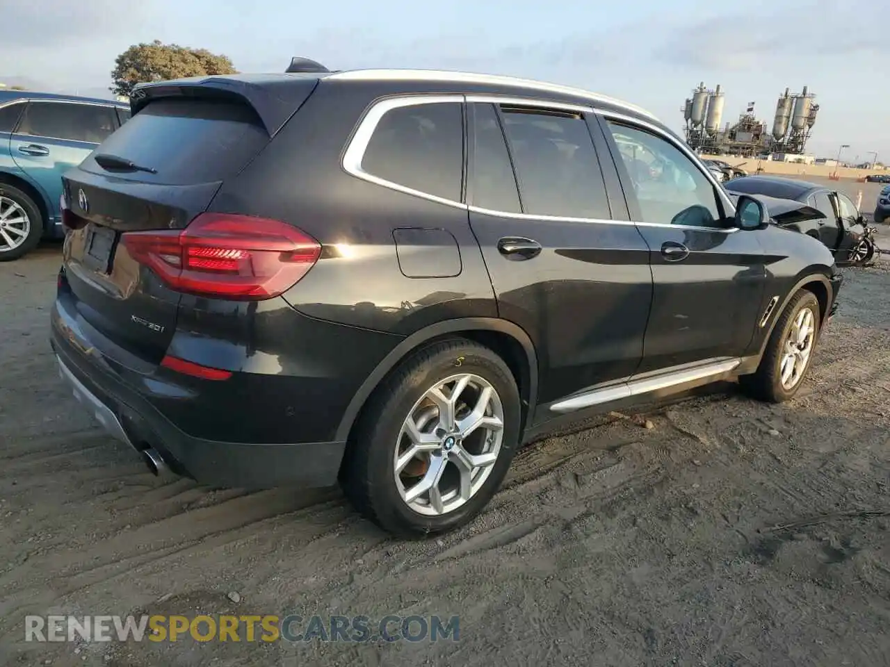 3 Photograph of a damaged car 5UXTY5C06LLT35179 BMW X3 2020