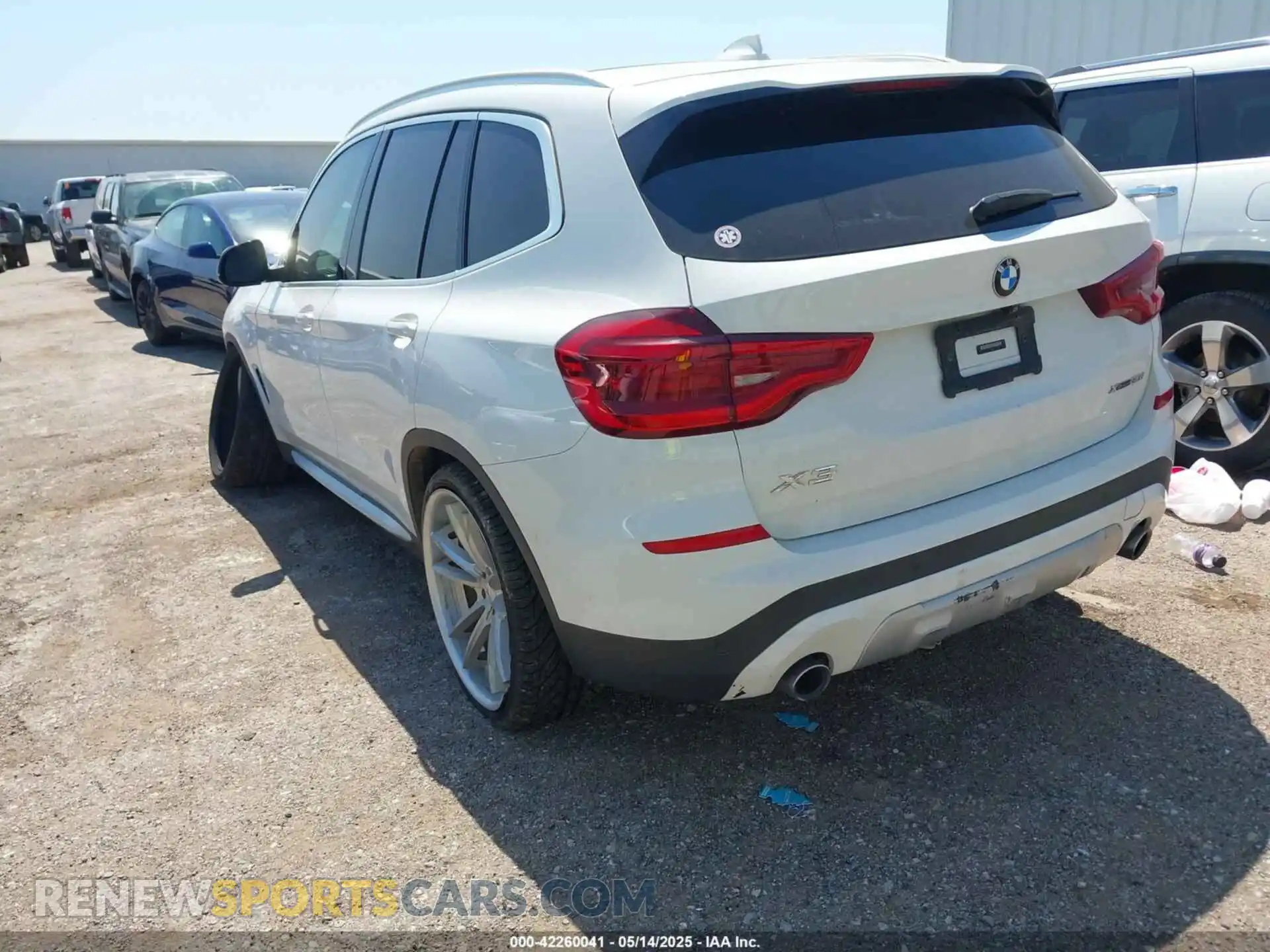 3 Photograph of a damaged car 5UXTY5C08LLT32154 BMW X3 2020