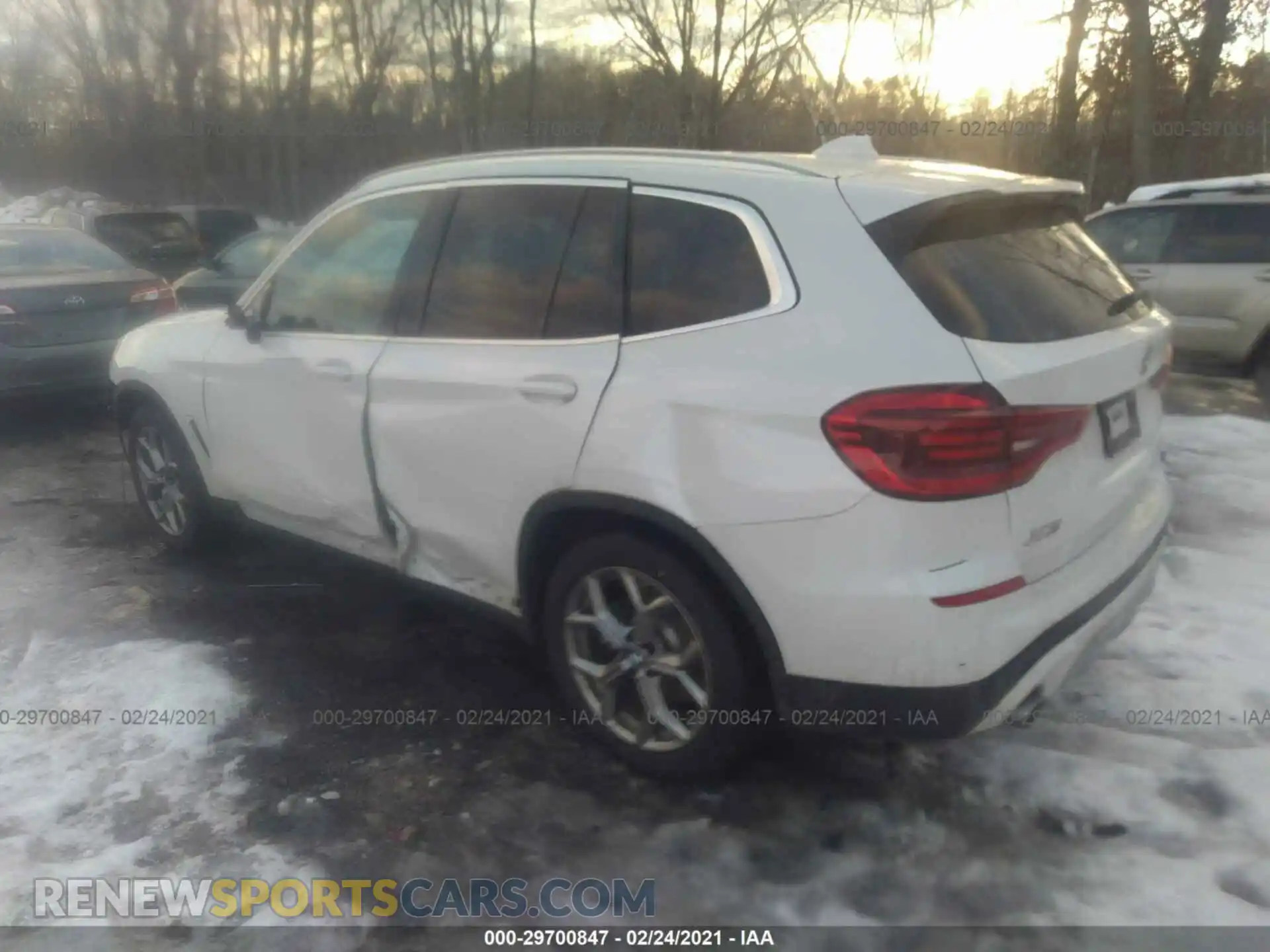3 Photograph of a damaged car 5UXTY5C09L9C88276 BMW X3 2020