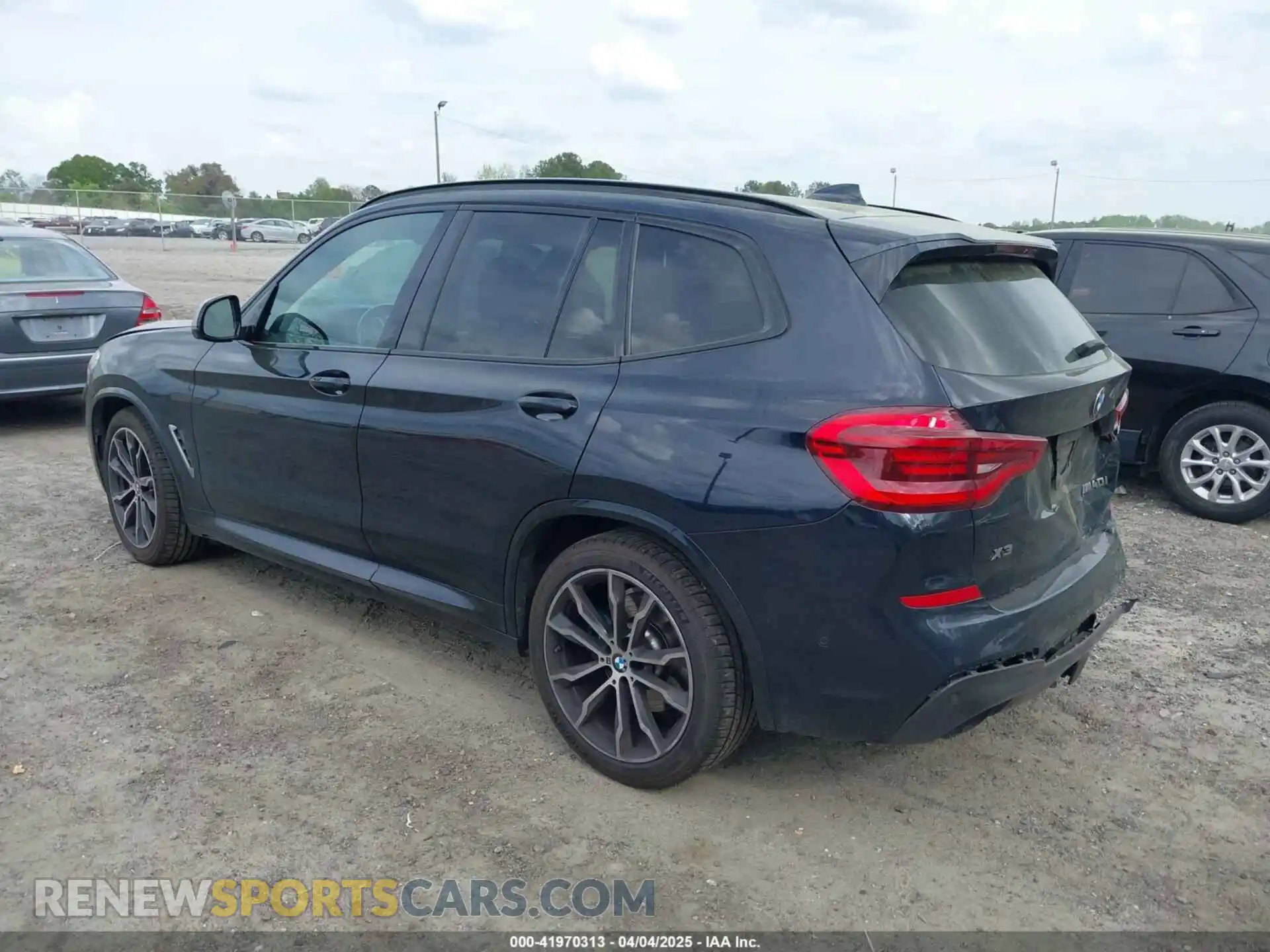 3 Photograph of a damaged car 5UXTY9C02L9D35171 BMW X3 2020