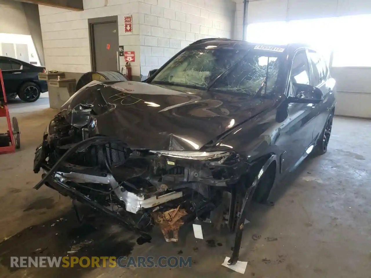 2 Фотография поврежденного автомобиля 5YMTS0C03L9B20890 BMW X3 2020