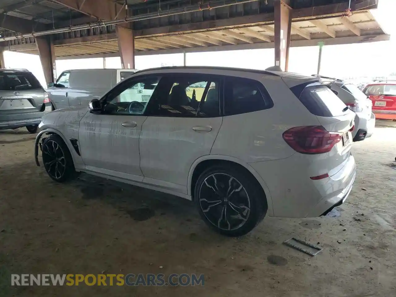 2 Photograph of a damaged car 5YMTS0C03LLT10091 BMW X3 2020