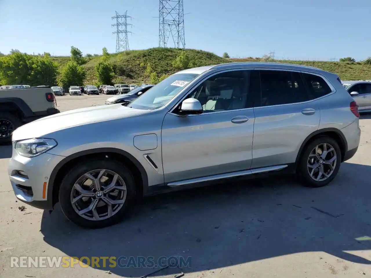 1 Photograph of a damaged car 5UXTS1C00M9E69181 BMW X3 2021