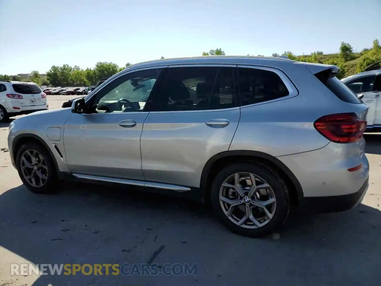 2 Photograph of a damaged car 5UXTS1C00M9E69181 BMW X3 2021