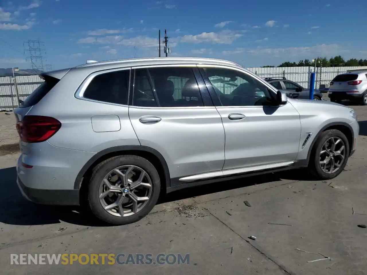 3 Photograph of a damaged car 5UXTS1C00M9E69181 BMW X3 2021