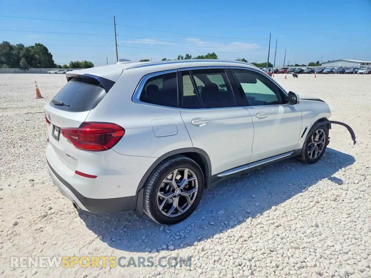 3 Photograph of a damaged car 5UXTS1C04M9D79130 BMW X3 2021
