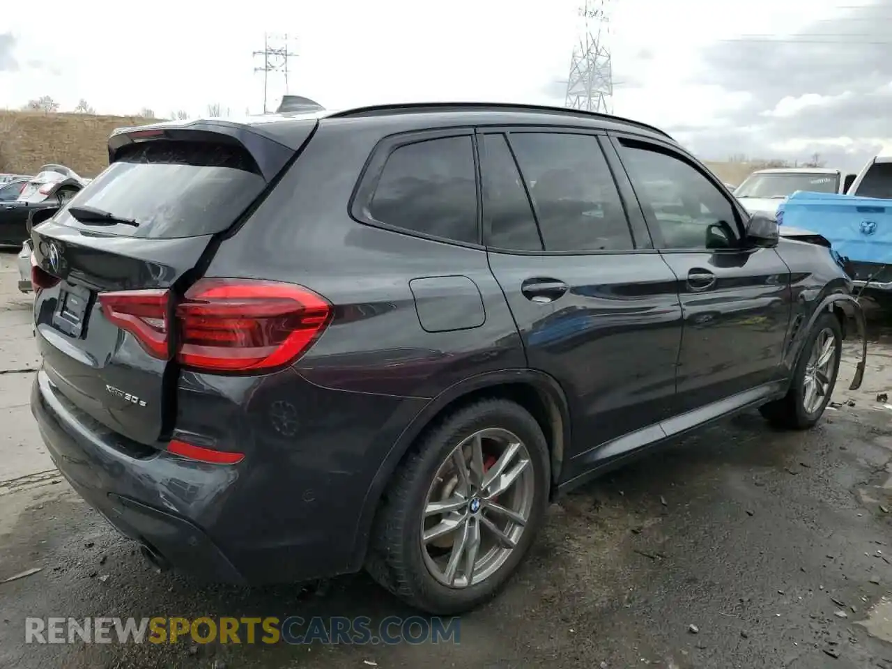 3 Photograph of a damaged car 5UXTS1C04M9G18076 BMW X3 2021