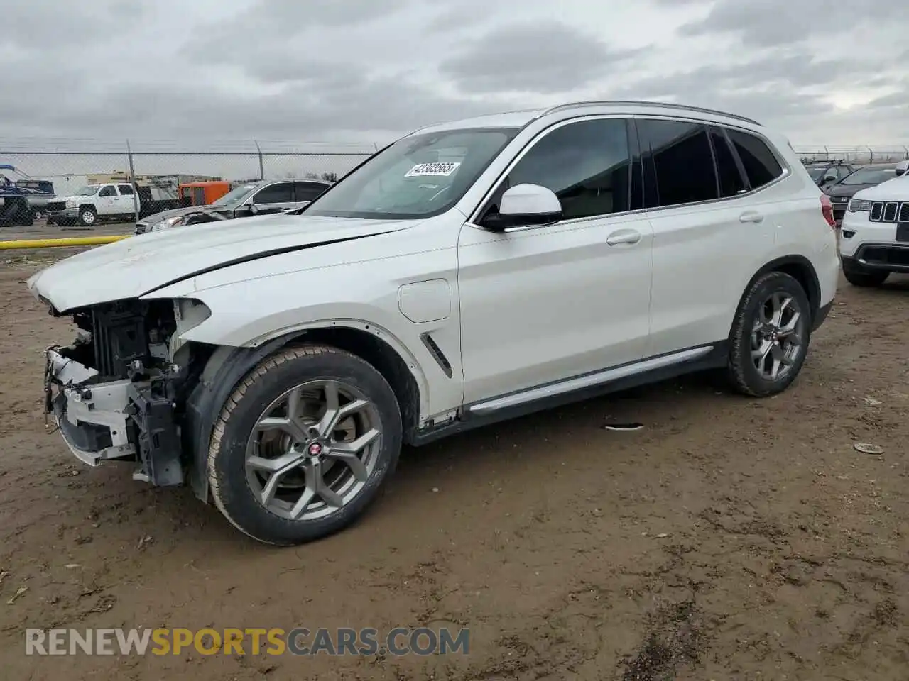 1 Photograph of a damaged car 5UXTS1C04M9H69919 BMW X3 2021