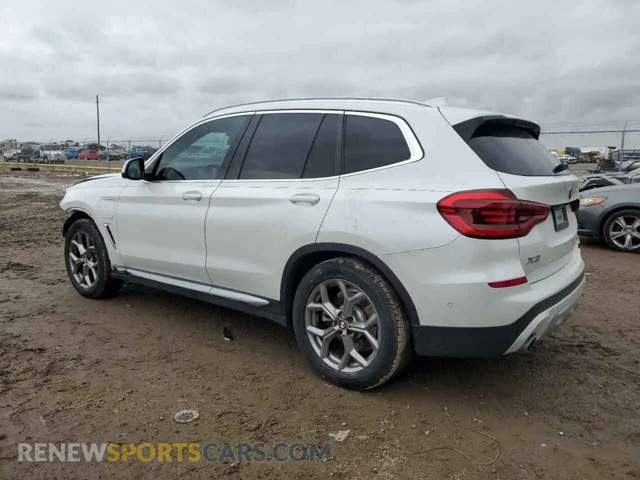 2 Photograph of a damaged car 5UXTS1C04M9H69919 BMW X3 2021