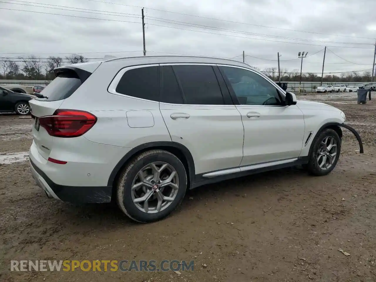 3 Photograph of a damaged car 5UXTS1C04M9H69919 BMW X3 2021