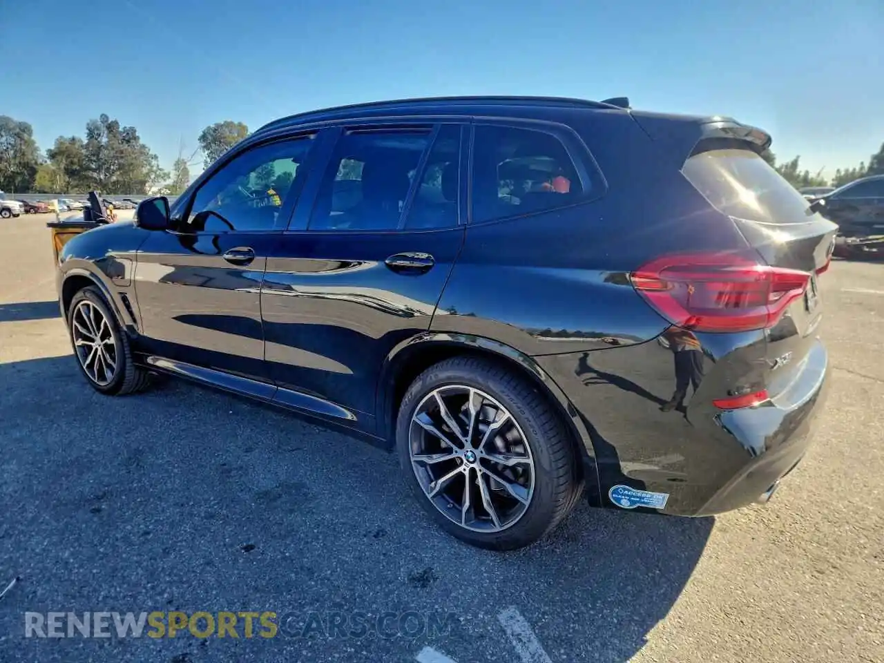 2 Photograph of a damaged car 5UXTS1C07M9F04900 BMW X3 2021