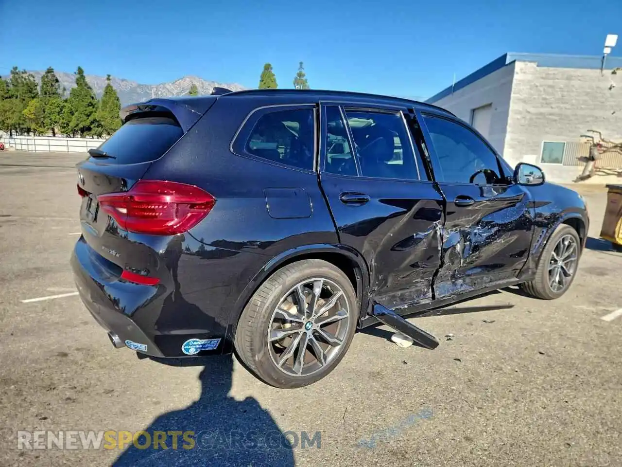 3 Photograph of a damaged car 5UXTS1C07M9F04900 BMW X3 2021