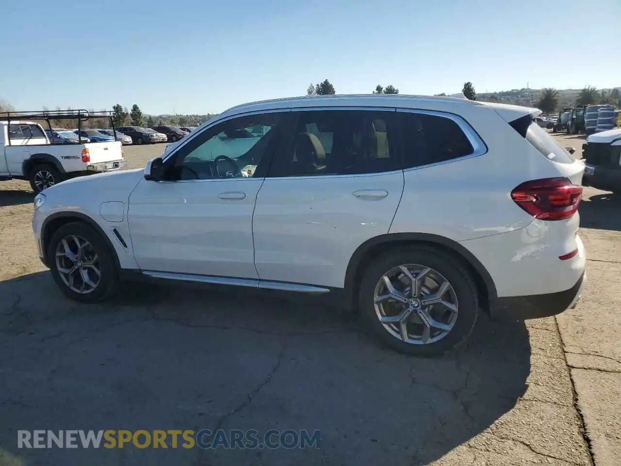 2 Photograph of a damaged car 5UXTS1C09M9F50471 BMW X3 2021