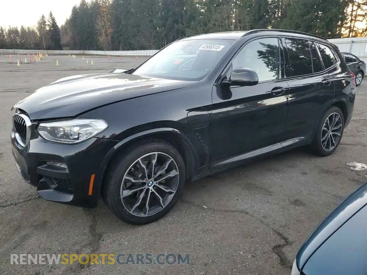 1 Photograph of a damaged car 5UXTS1C0XM9H02936 BMW X3 2021