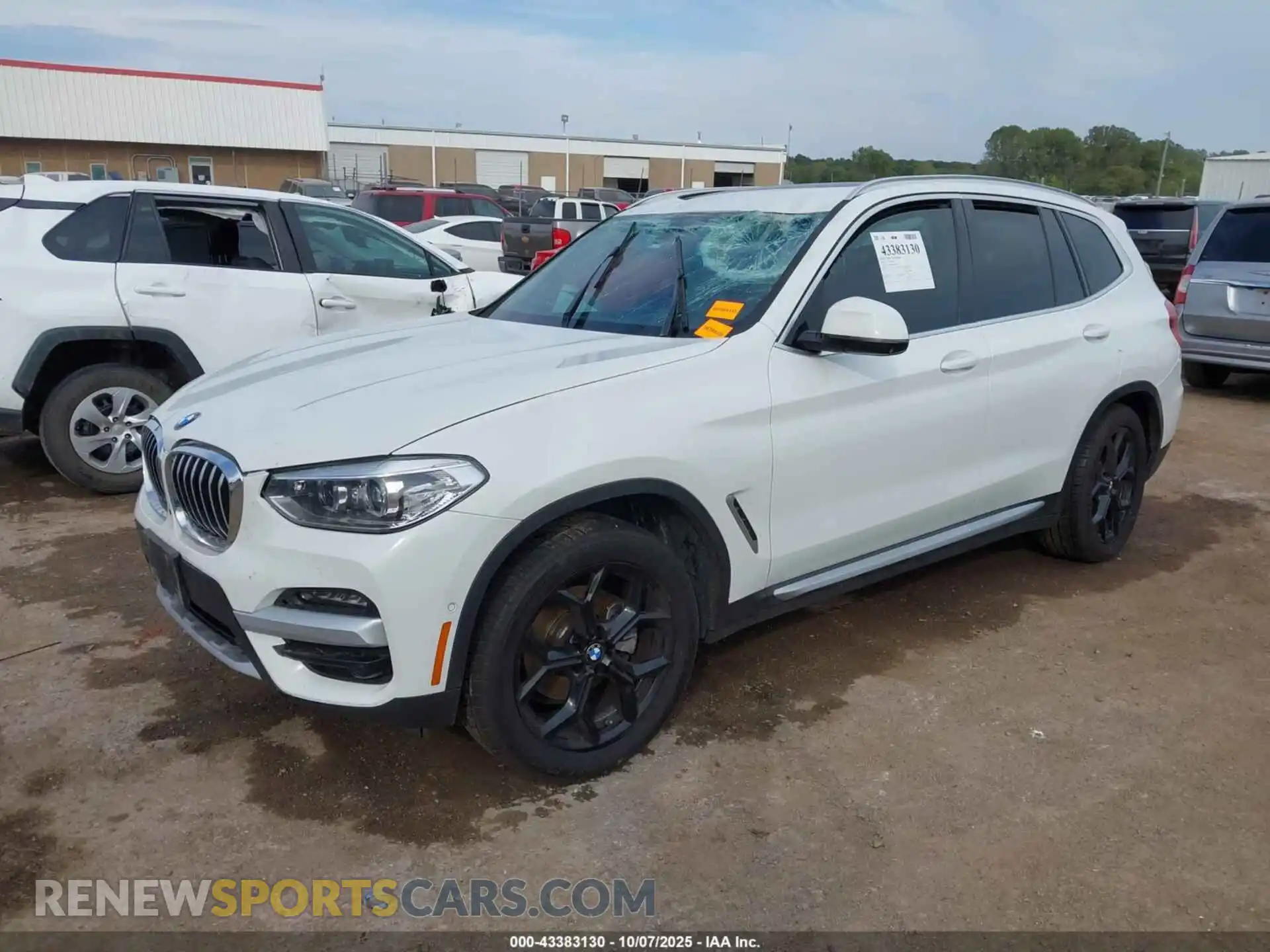 2 Photograph of a damaged car 5UXTY3C00M9D90801 BMW X3 2021