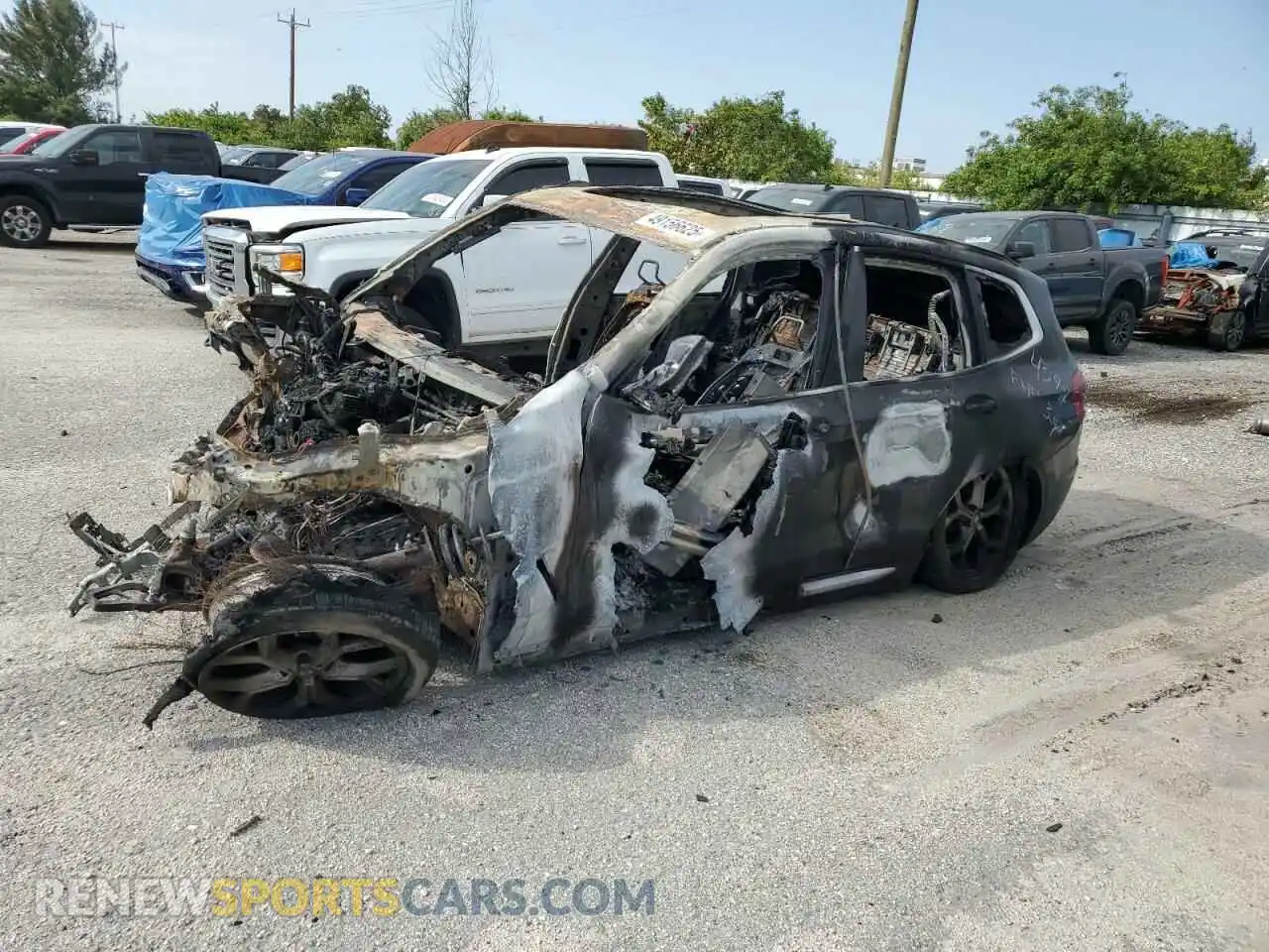 1 Photograph of a damaged car 5UXTY3C00M9E84399 BMW X3 2021