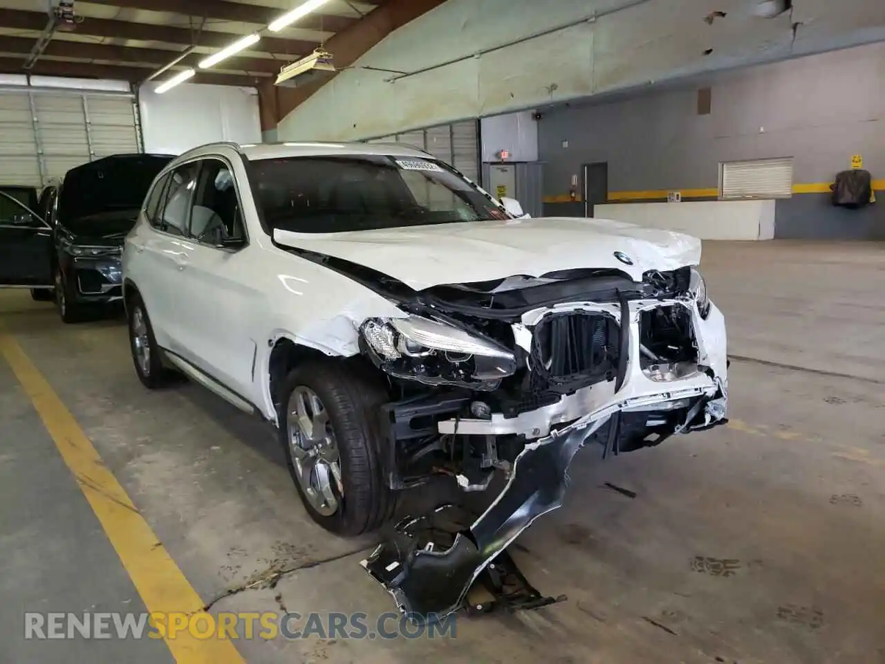 1 Photograph of a damaged car 5UXTY3C00M9F20303 BMW X3 2021