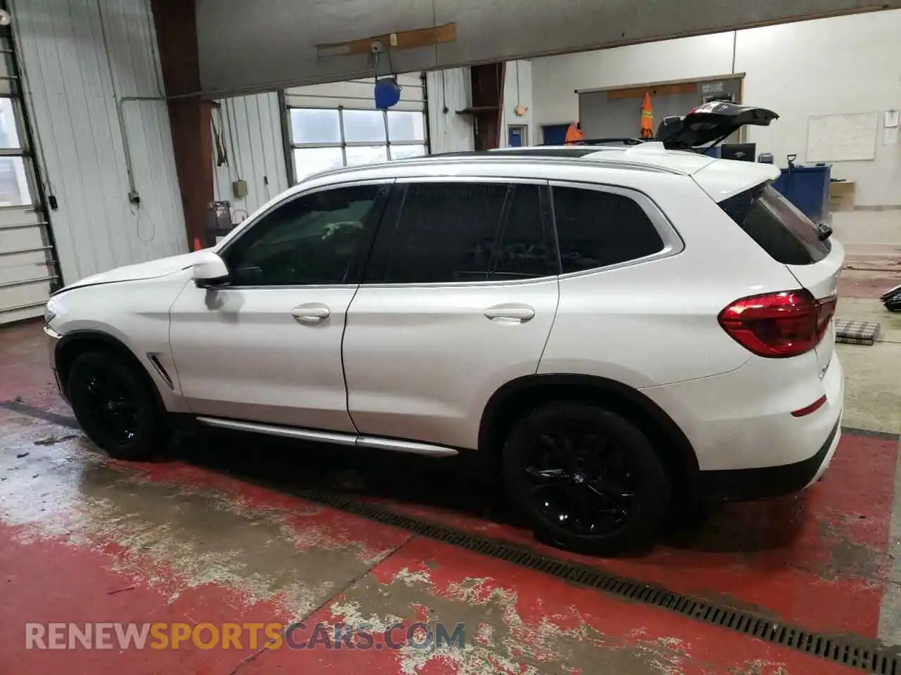 2 Photograph of a damaged car 5UXTY3C00M9F46609 BMW X3 2021