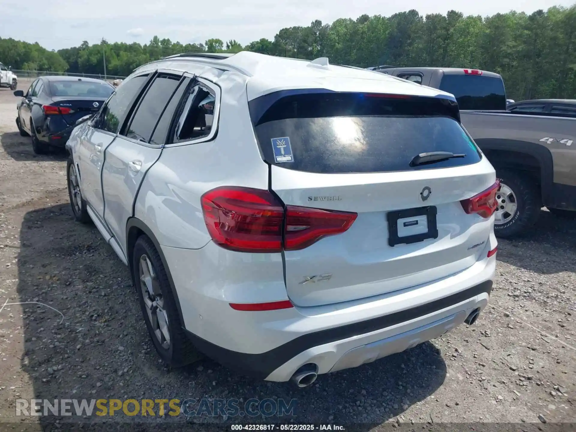 3 Photograph of a damaged car 5UXTY3C00M9F70408 BMW X3 2021