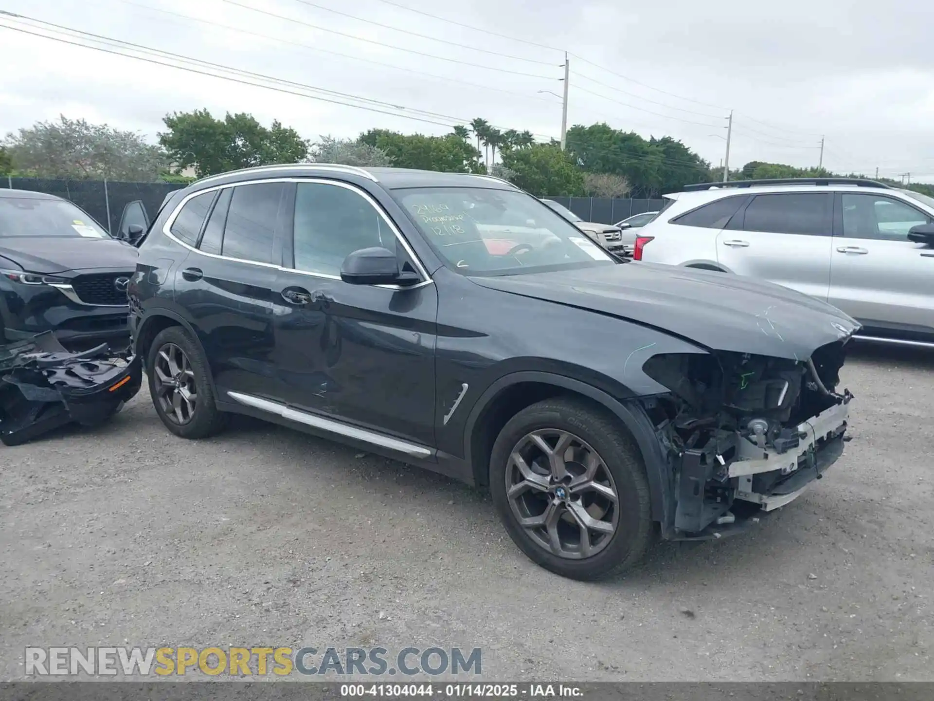 1 Photograph of a damaged car 5UXTY3C02M9D97085 BMW X3 2021