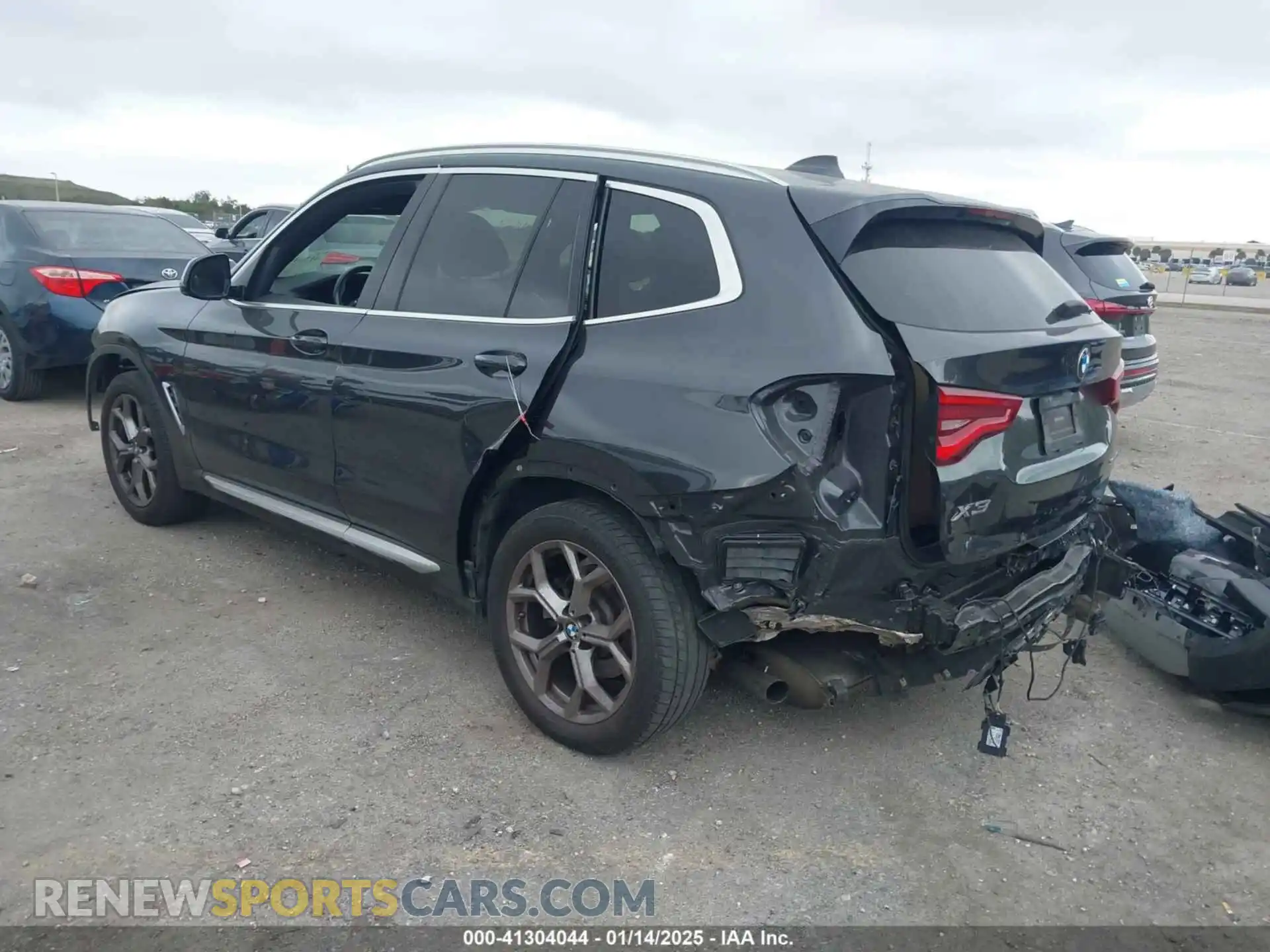 3 Photograph of a damaged car 5UXTY3C02M9D97085 BMW X3 2021