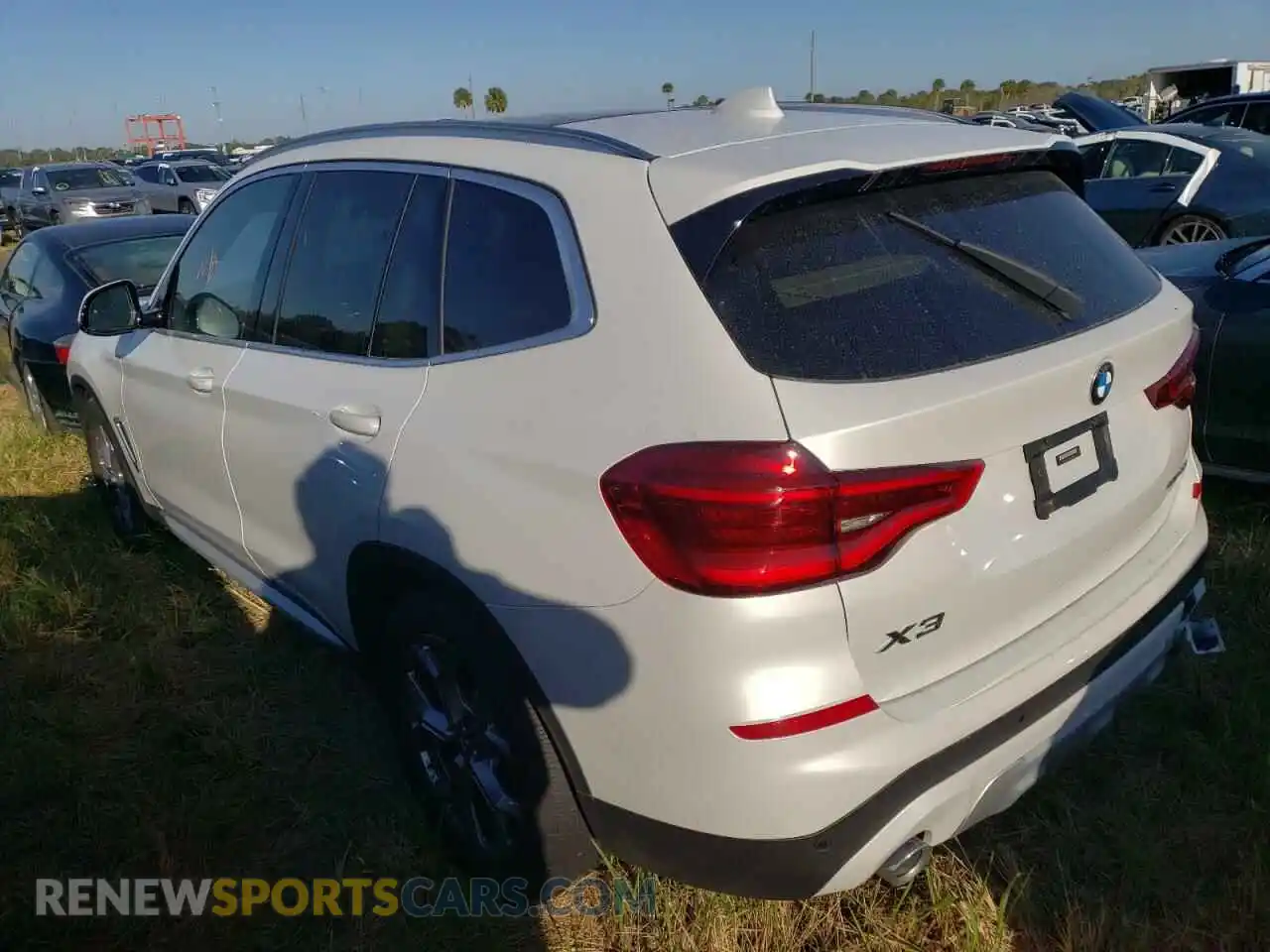 3 Photograph of a damaged car 5UXTY3C02M9E14404 BMW X3 2021