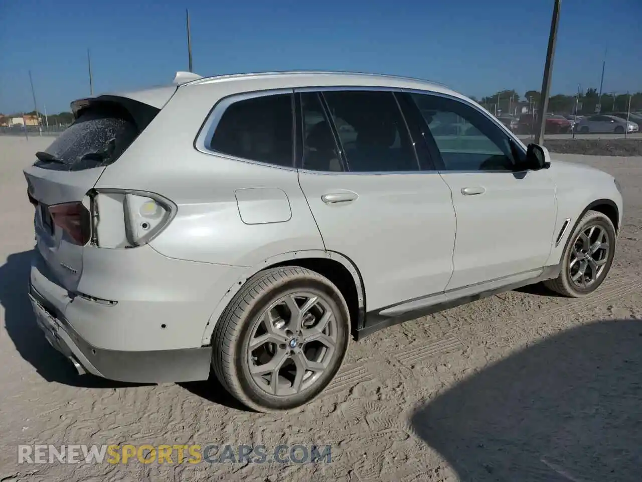 3 Photograph of a damaged car 5UXTY3C02M9E58273 BMW X3 2021