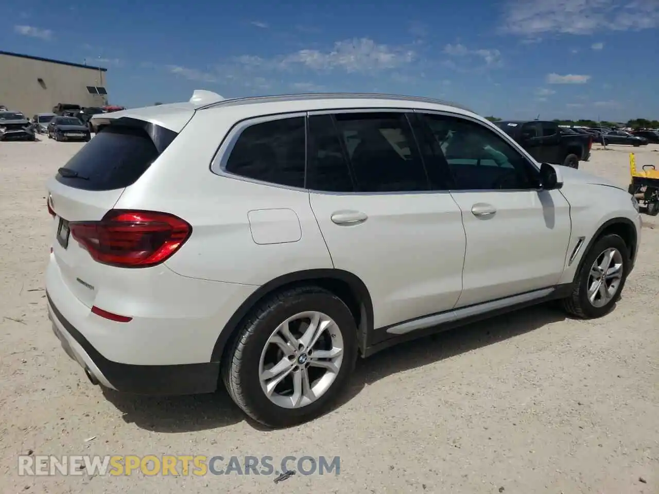3 Photograph of a damaged car 5UXTY3C02M9E76689 BMW X3 2021
