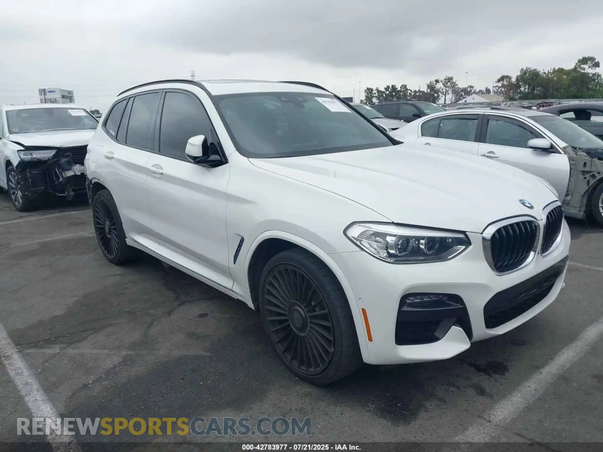1 Photograph of a damaged car 5UXTY3C03M9D84572 BMW X3 2021