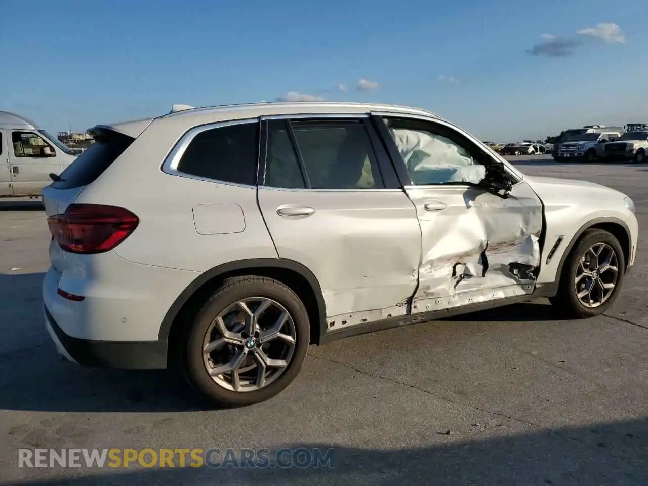 3 Photograph of a damaged car 5UXTY3C04M9G51802 BMW X3 2021