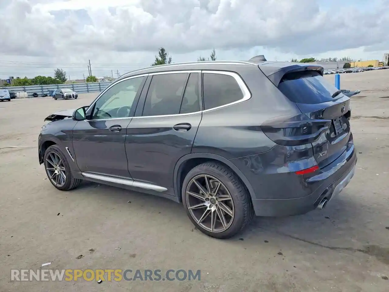 2 Photograph of a damaged car 5UXTY3C04M9G63397 BMW X3 2021