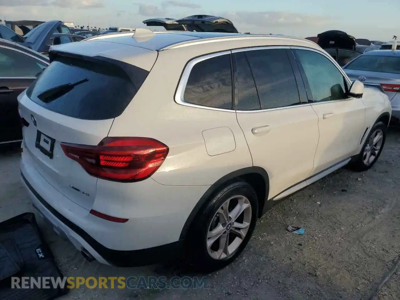 3 Photograph of a damaged car 5UXTY3C05M9F05408 BMW X3 2021