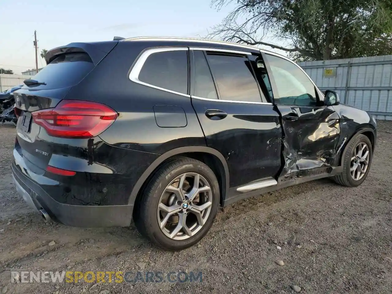 3 Photograph of a damaged car 5UXTY3C05M9F38179 BMW X3 2021