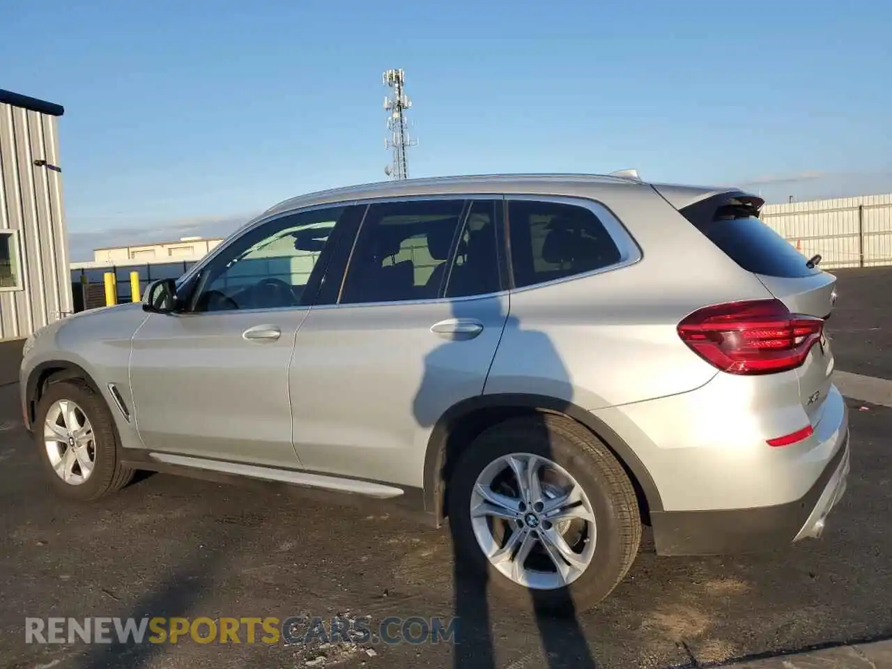 2 Photograph of a damaged car 5UXTY3C07M9E06833 BMW X3 2021