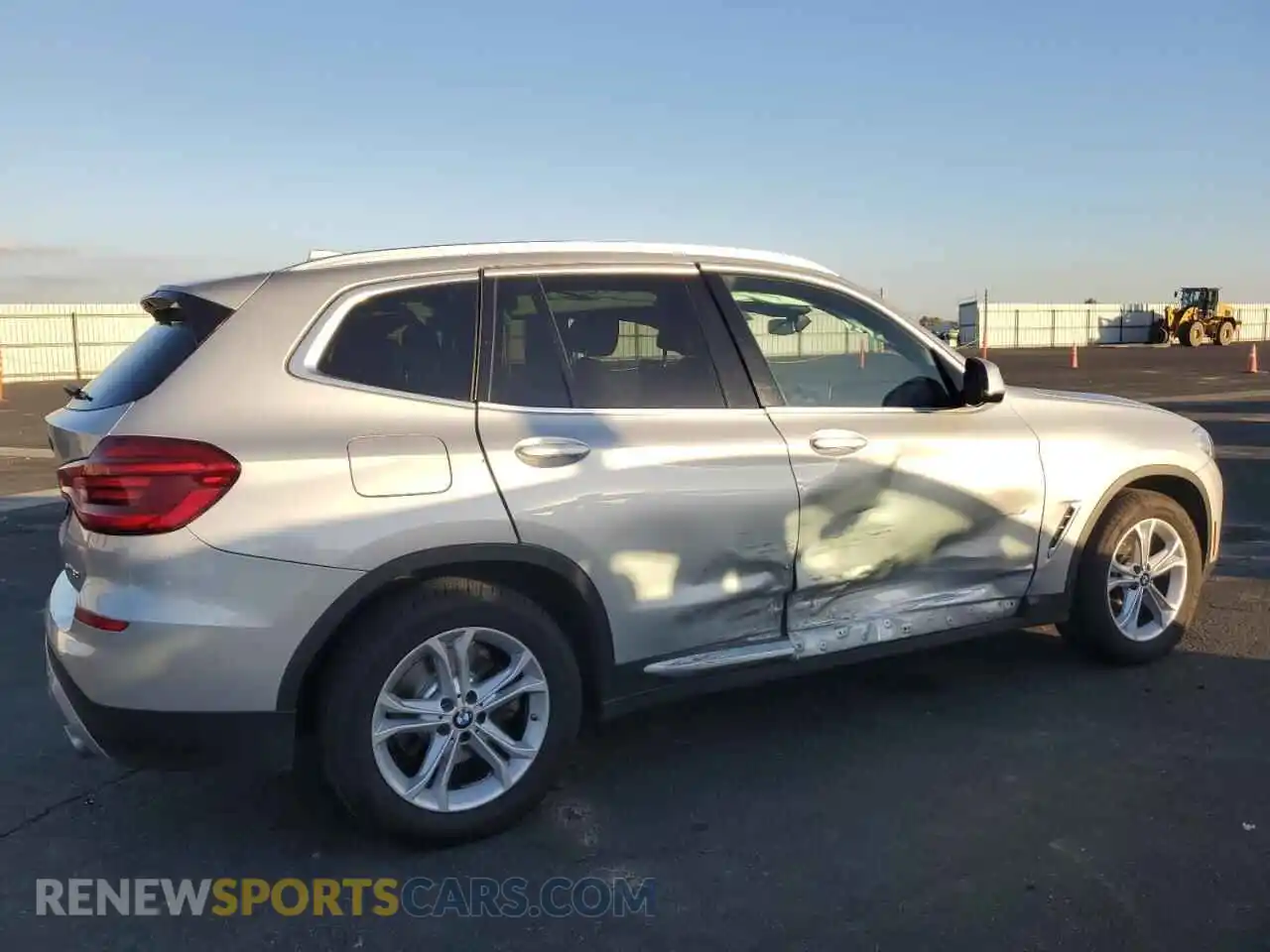 3 Photograph of a damaged car 5UXTY3C07M9E06833 BMW X3 2021