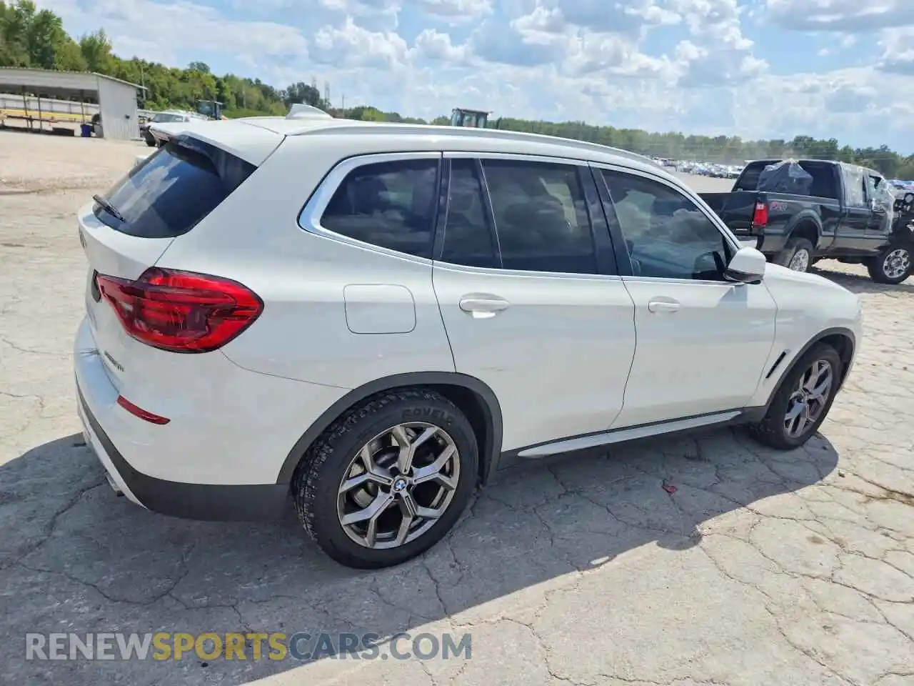 3 Photograph of a damaged car 5UXTY3C07M9F37051 BMW X3 2021