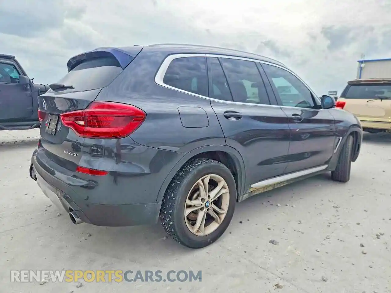 3 Photograph of a damaged car 5UXTY3C0XM9H33095 BMW X3 2021