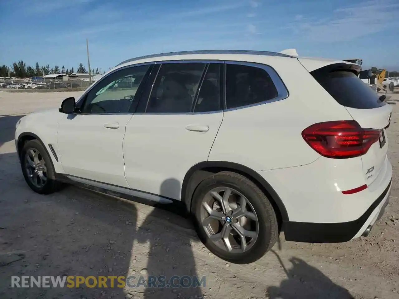 2 Photograph of a damaged car 5UXTY3C0XM9H97282 BMW X3 2021