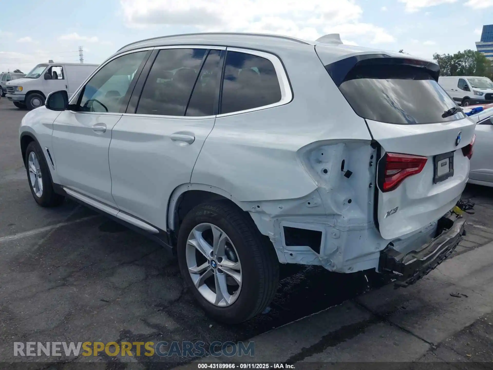 3 Photograph of a damaged car 5UXTY3C0XM9H97427 BMW X3 2021