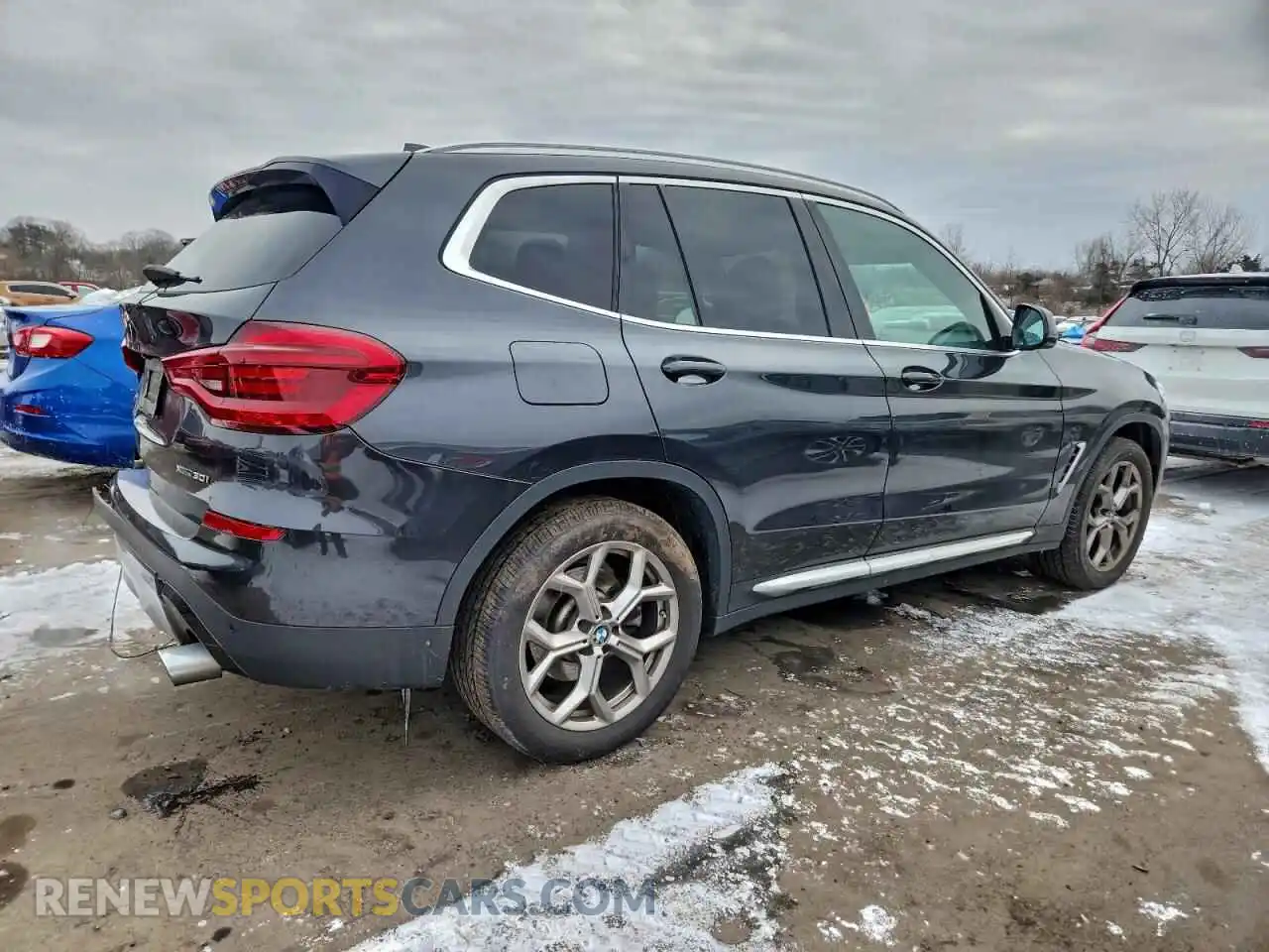 3 Photograph of a damaged car 5UXTY5C00M9E39393 BMW X3 2021